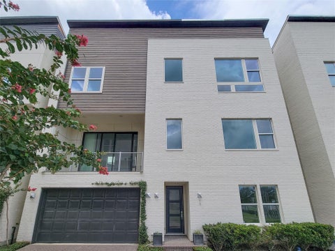 Photo of 9 N St Charles Street #B, Houston, TX 77003 (MLS # 94962214)