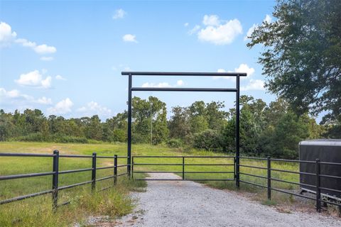 Photo of 8980 Fm 1511, Oakwood, TX 75855 (MLS # 58329080)