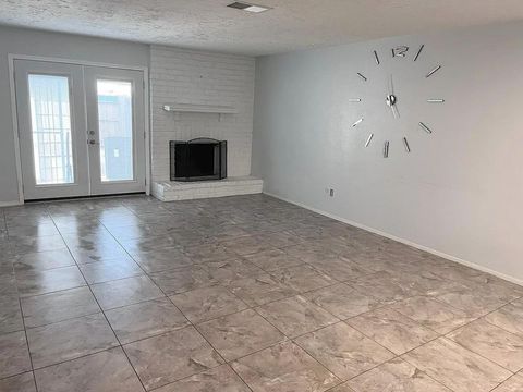 Tiny photo for 6439 S Briar Bayou Drive, Houston, TX 77072 (MLS # 41439612)