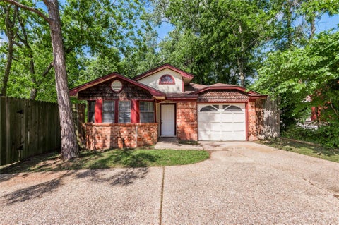 Homes For Rent - 610 Normal Park Drive #A<br/> Huntsville, TX 77320