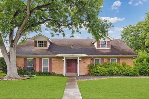 Photo of 5402 Queensloch Drive, Houston, TX 77096 (MLS # 38289705)