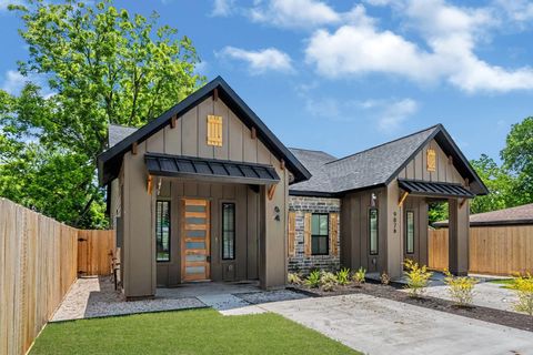 Photo of 987 Glen Avenue #A/B, Houston, TX 77088 (MLS # 94558537)