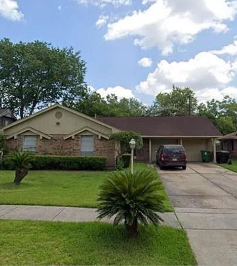 Photo of 3823 Knotty Oaks Trail, Houston, TX 77045 (MLS # 48977776)