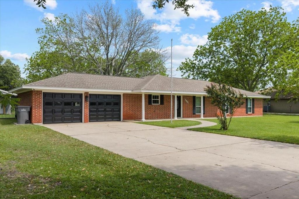 Photo of 11511 Cherry Point Drive, Mont Belvieu, TX 77535 (MLS # 29063691)