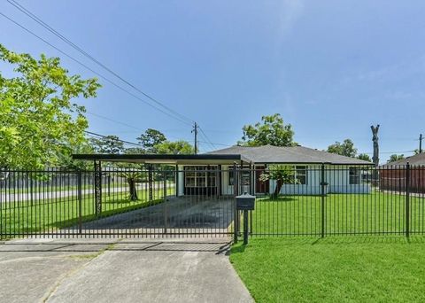 Photo of 10434 Rockaway Drive, Houston, TX 77016 (MLS # 62613520)