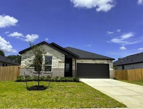 Photo of 415 Robin Street, Angleton, TX 77515 (MLS # 41238524)