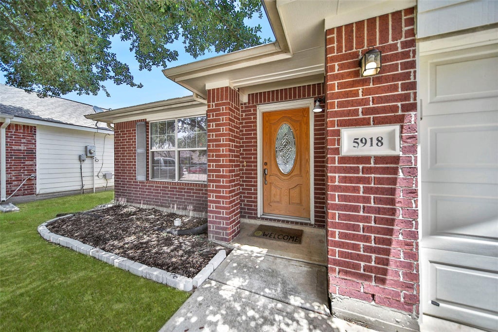 Photo of 5918 Camron Point Circle, Katy, TX 77449 (MLS # 33561735)