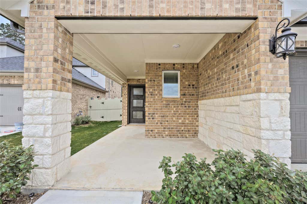 Photo of 17502 Rosette Grass Drive, Conroe, TX 77385 (MLS # 87015026)