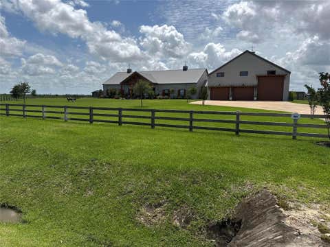 Homes For Sale - 3890 S Pine Island Road<br/> Beaumont, TX 77713