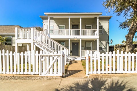 Apartment For Rent - 610 Ball #6<br/> Galveston County, Galveston, TX 77550