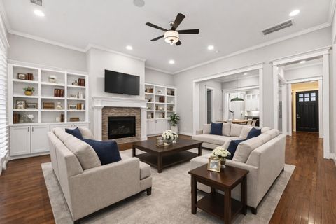 Tiny photo for 821 E 25th Street E, Houston, TX 77009 (MLS # 96836524)