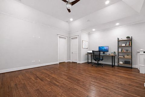 Tiny photo for 821 E 25th Street E, Houston, TX 77009 (MLS # 96836524)