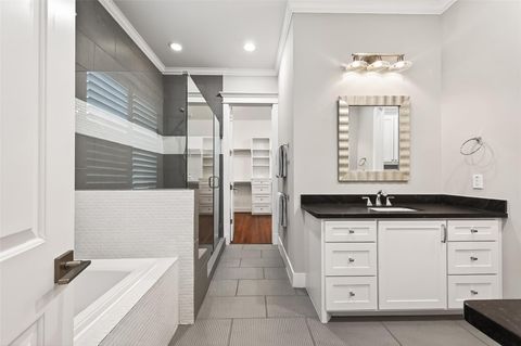 Tiny photo for 821 E 25th Street E, Houston, TX 77009 (MLS # 96836524)