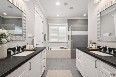 Tiny photo for 821 E 25th Street E, Houston, TX 77009 (MLS # 96836524)