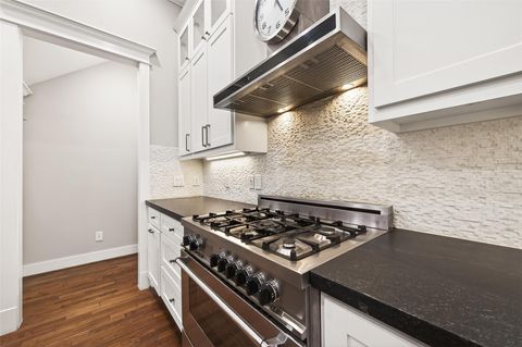 Tiny photo for 821 E 25th Street E, Houston, TX 77009 (MLS # 96836524)