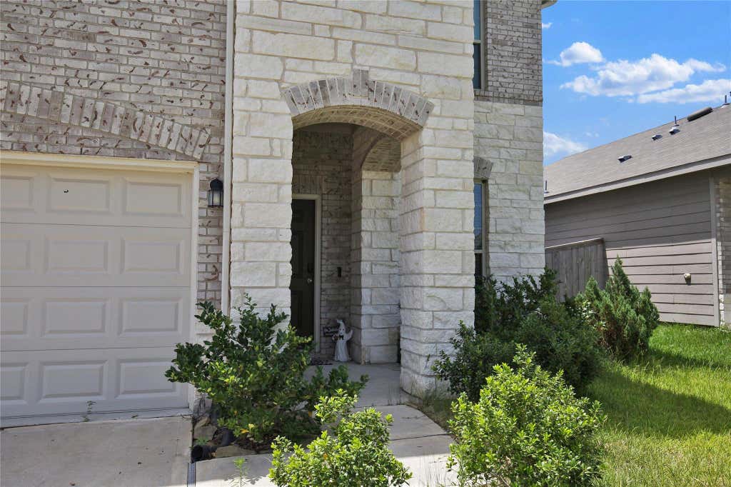 Photo of 234 Pine Cavern Drive, Conroe, TX 77378 (MLS # 98068985)