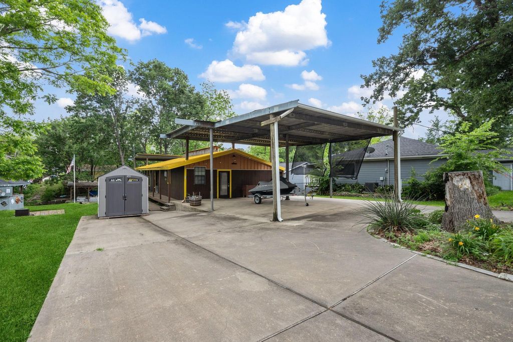 Photo of 148 Sandpiper Drive, Livingston, TX 77351 (MLS # 85877242)