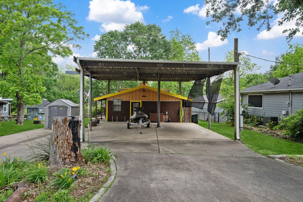 Photo of 148 Sandpiper Drive, Livingston, TX 77351 (MLS # 85877242)