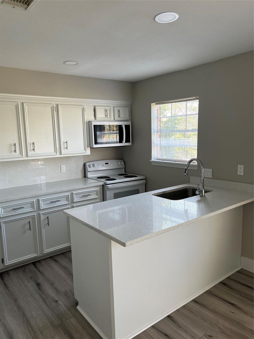 Photo of 511 Commerce Street, Magnolia, TX 77355 (MLS # 83421891)