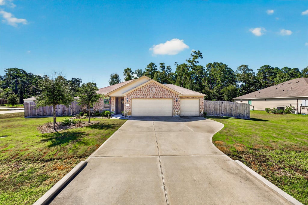 Photo of 9805 Hunter Springs Drive, Conroe, TX 77306 (MLS # 41238687)