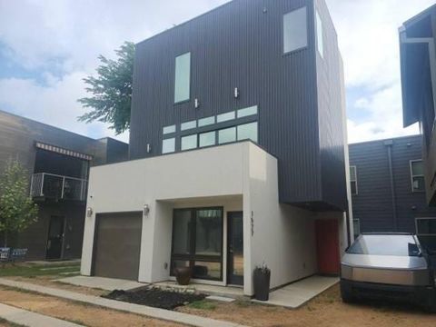 Photo of 1527 Hickory Street, Dallas, TX 75215 (MLS # 97769638)