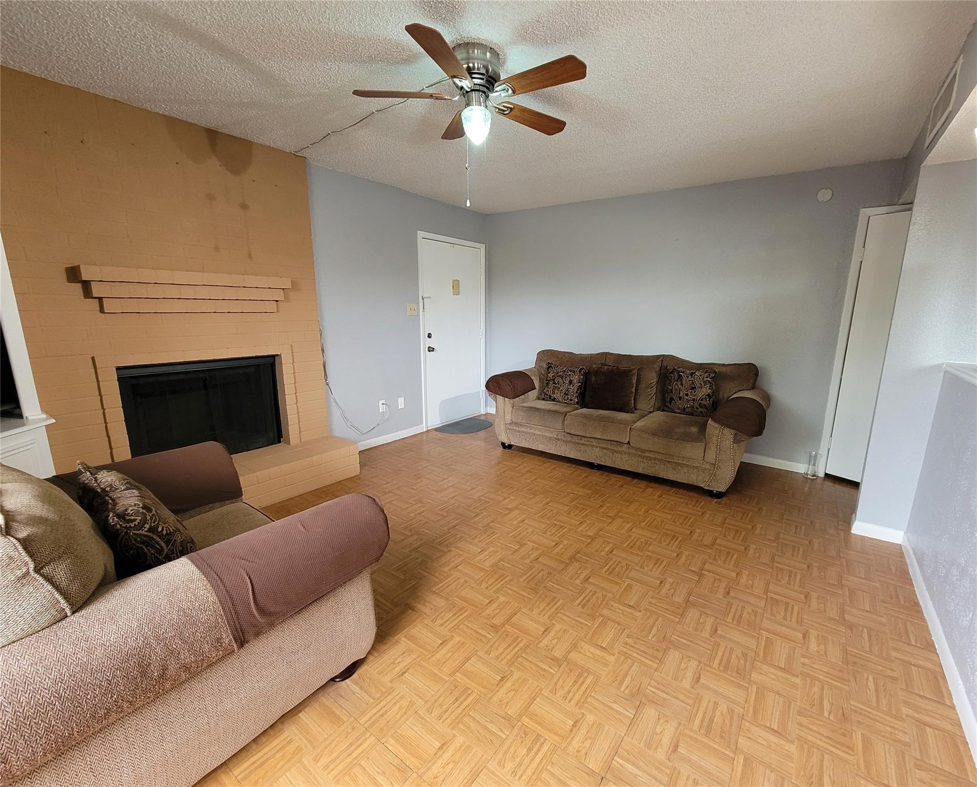 3919 Fairmont Parkway 255