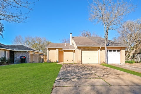 Photo of 5420 Ridge Wind Lane, Houston, TX 77053 (MLS # 98734219)