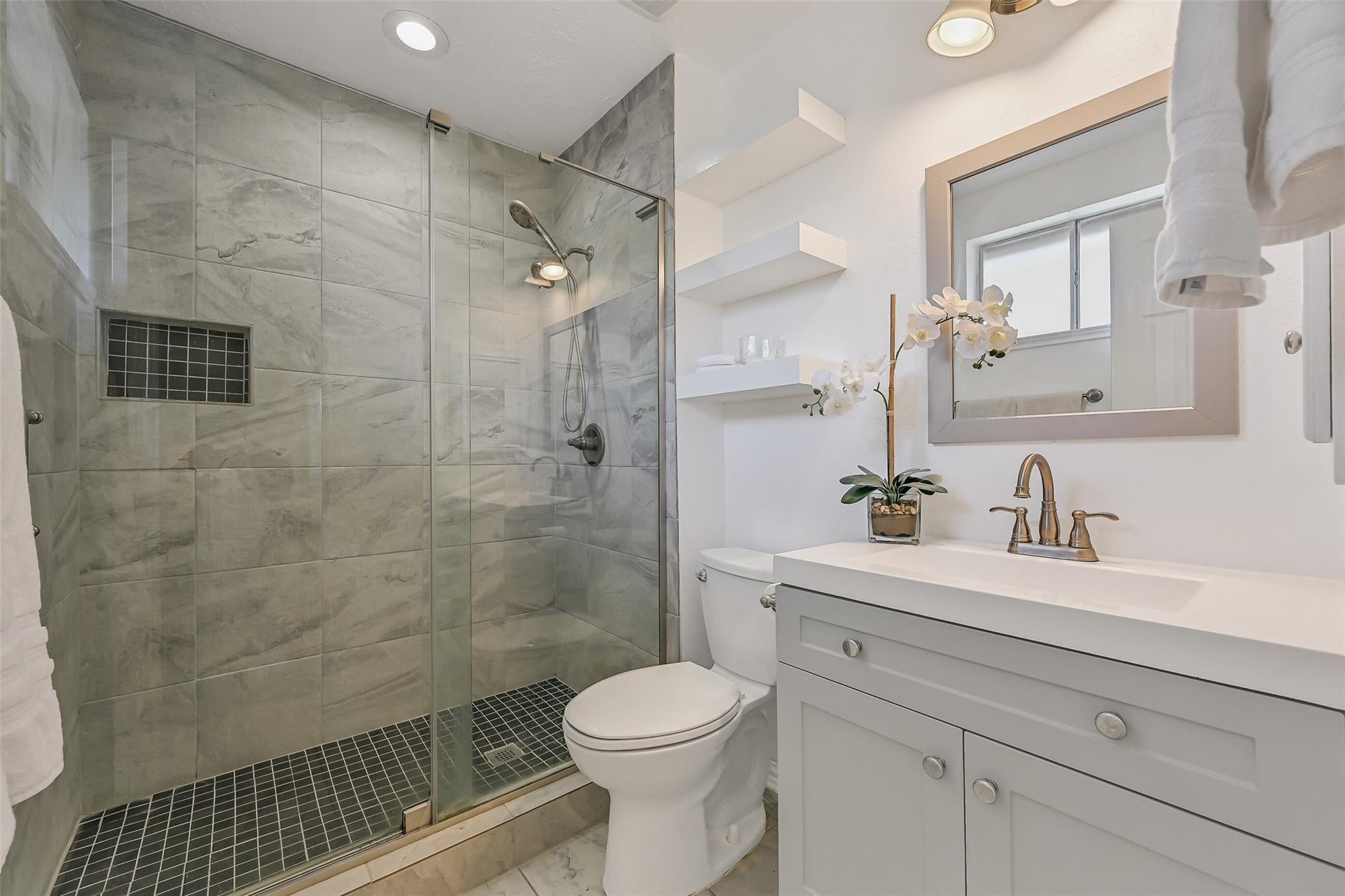 305 Castlelake Drive