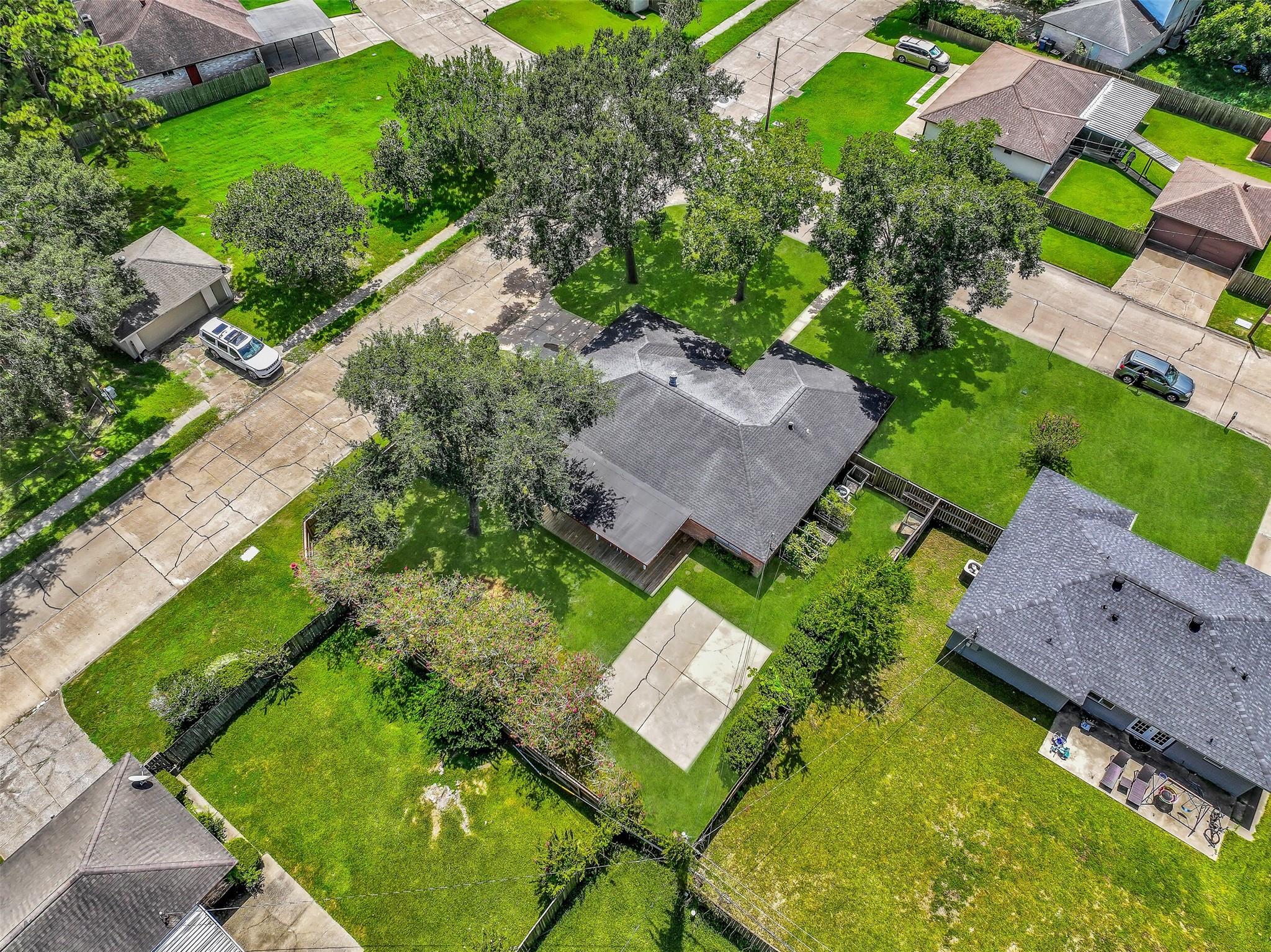 305 Castlelake Drive