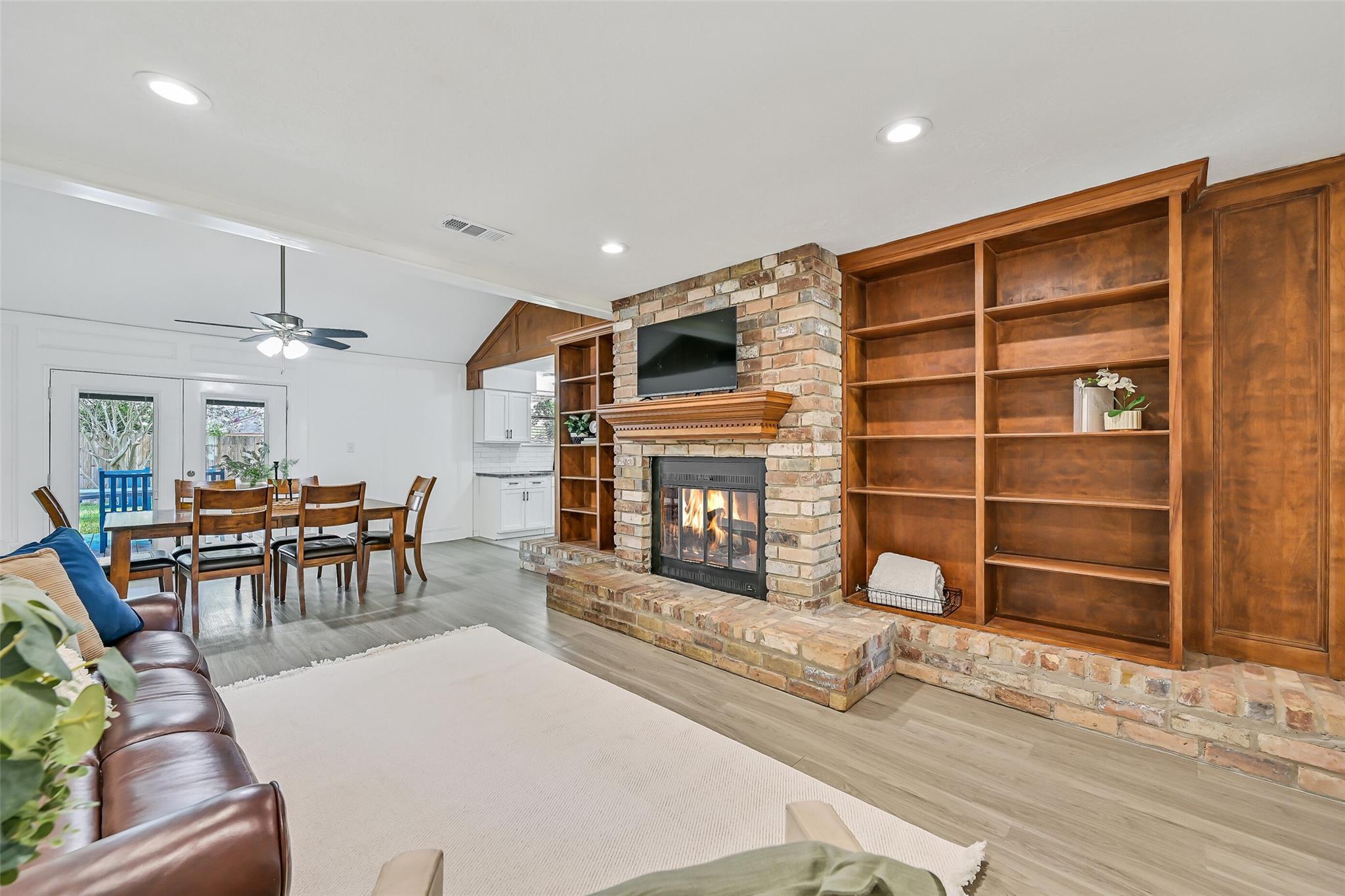 305 Castlelake Drive