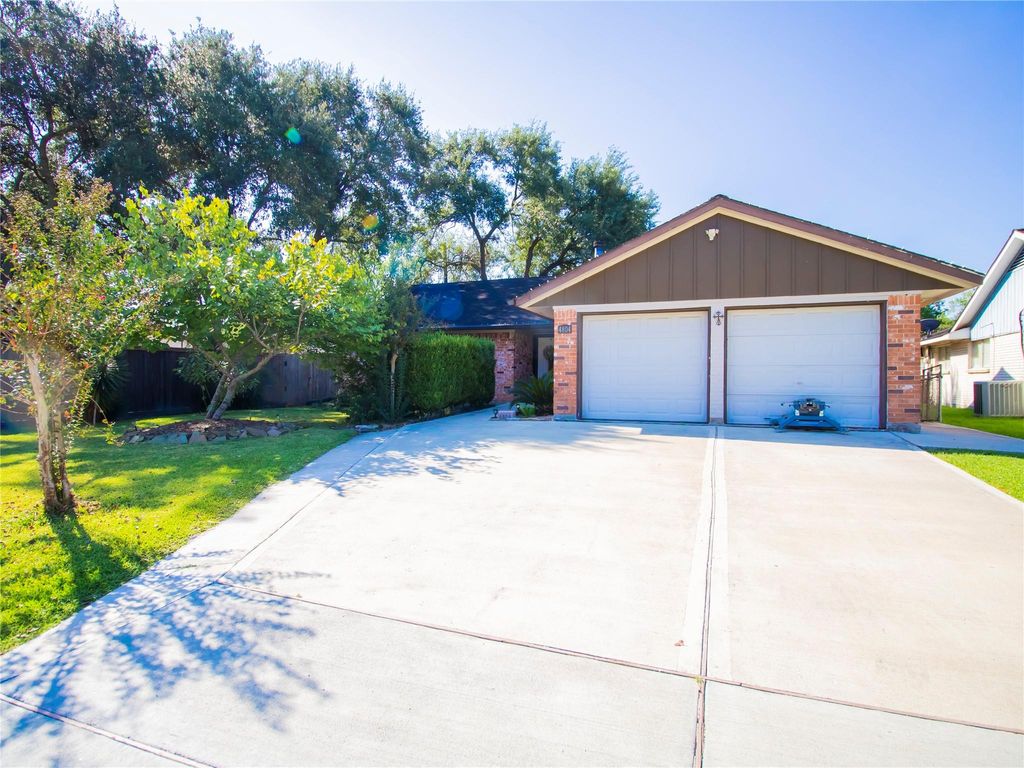 Photo of 4804 W Plum Street, Pearland, TX 77581 (MLS # 12014533)