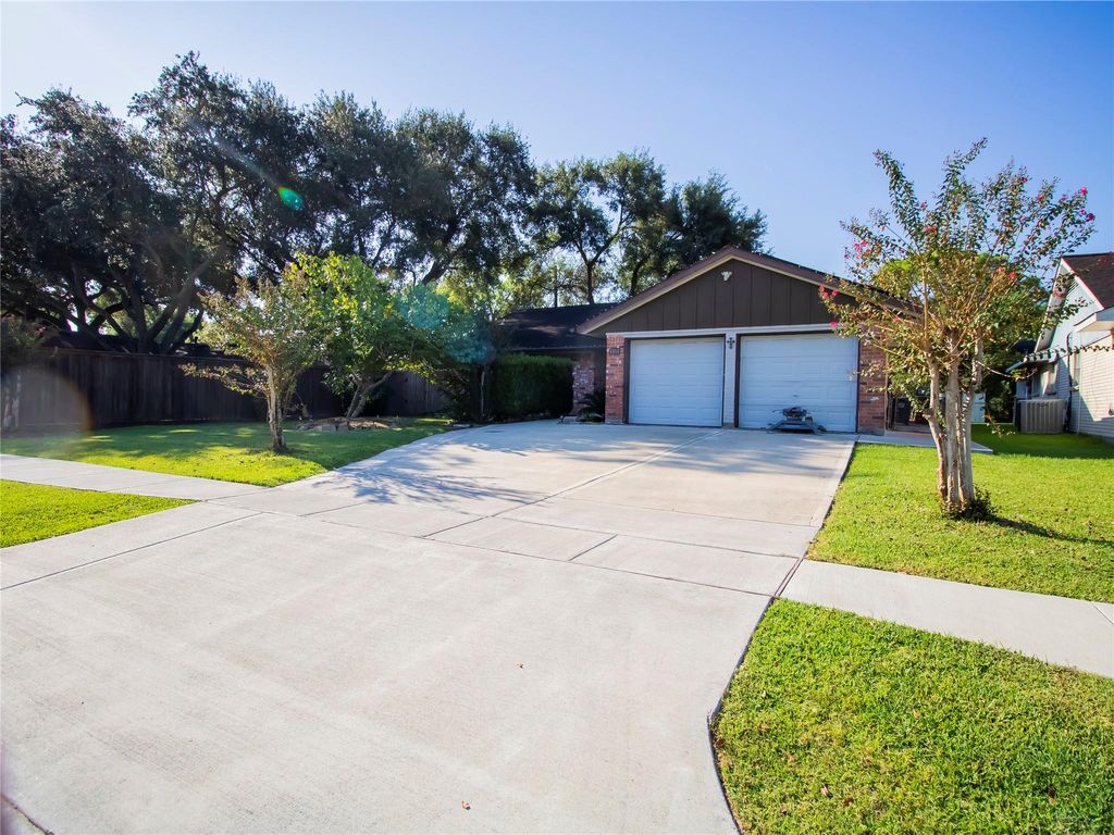 Photo of 4804 W Plum Street, Pearland, TX 77581 (MLS # 12014533)