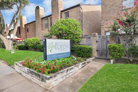 Photo of 9850 Pagewood Lane #1304, Houston, TX 77042 (MLS # 21349012)