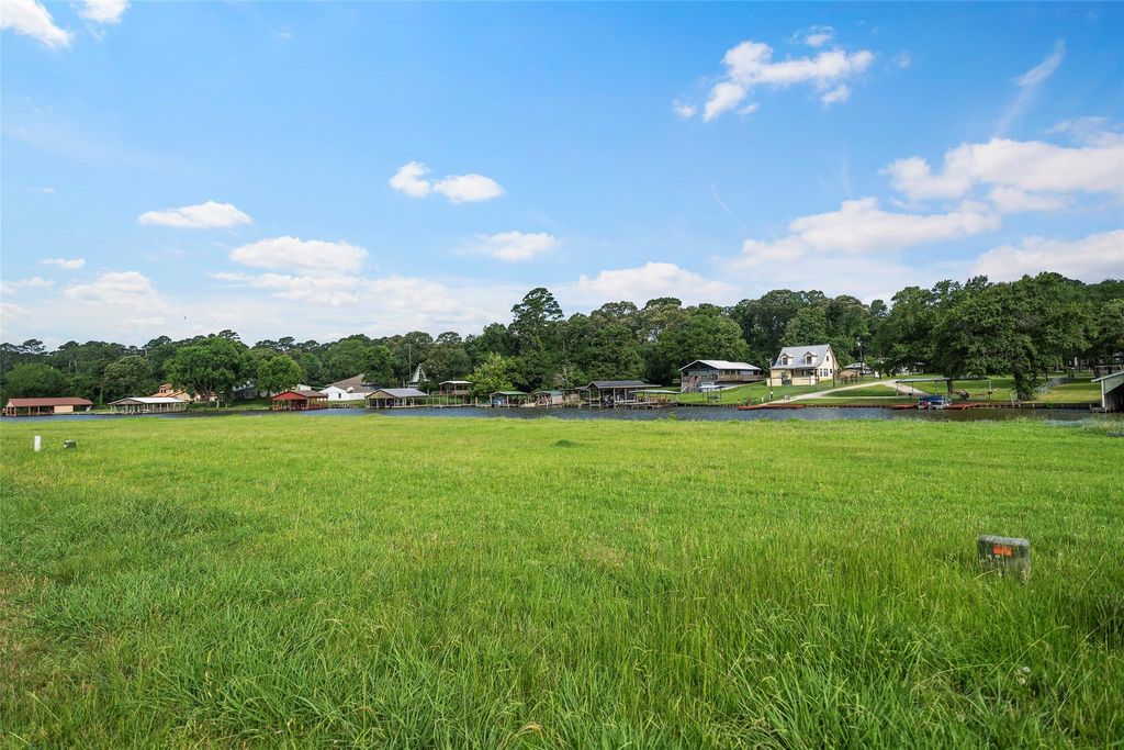 Photo of 62 Cypress Bend, Huntsville, TX 77340 (MLS # 39169764)