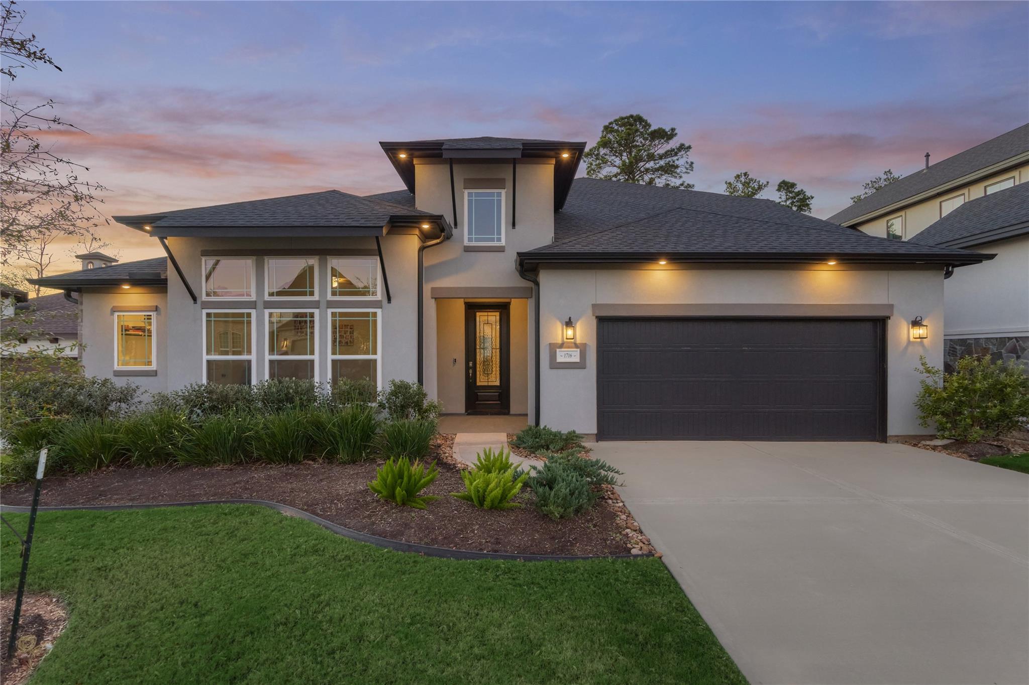 1716 Encino Boulevard