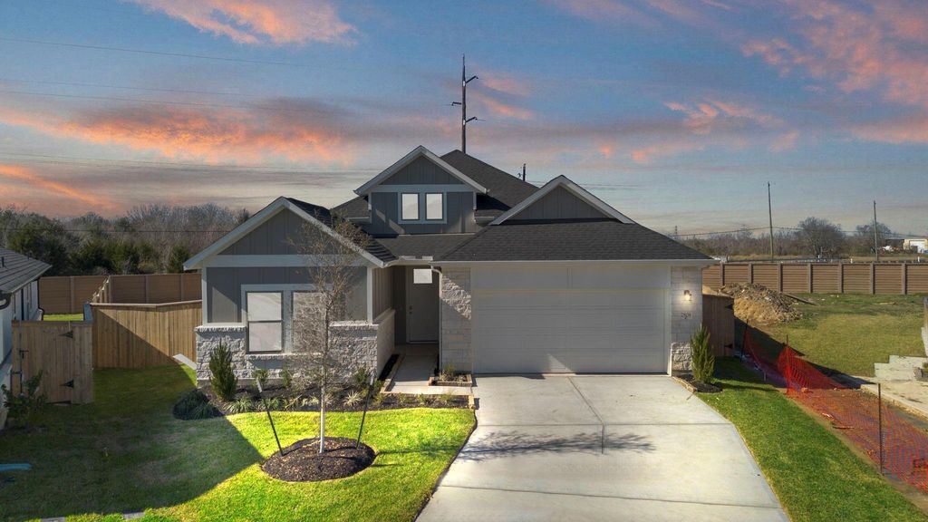 Photo of 2808 English Laurel Drive, Alvin, TX 77511 (MLS # 35440850)