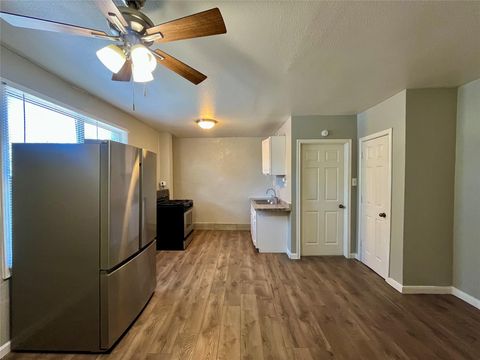 Photo of 2705 Lorraine Street #21, Houston, TX 77026 (MLS # 48492881)