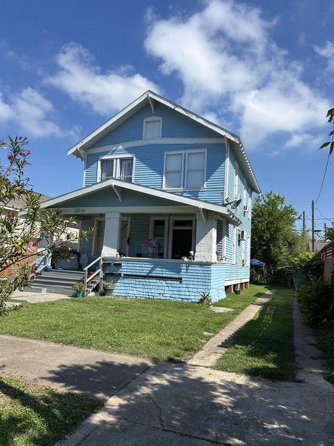 Photo of 2514 Avenue M #2, Galveston, TX 77550 (MLS # 28272647)