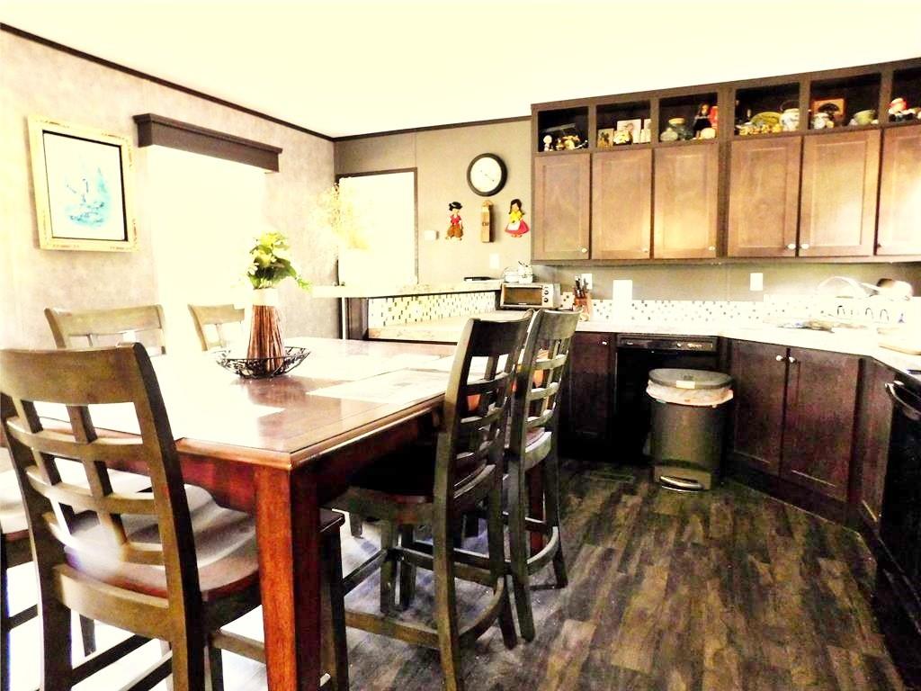 1095 Elm Crest Drive