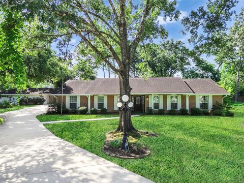 Photo of 207 Shady Nook Lane, Friendswood, TX 77546 (MLS # 9349534)