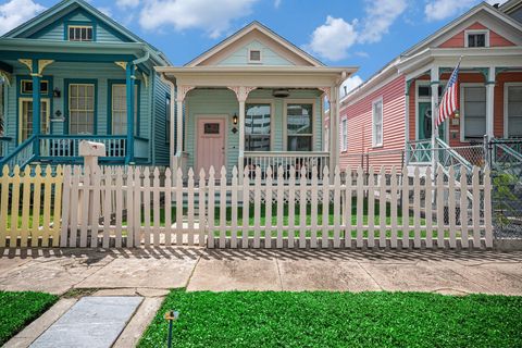Photo of 811 Church Street, Galveston, TX 77550 (MLS # 93564329)