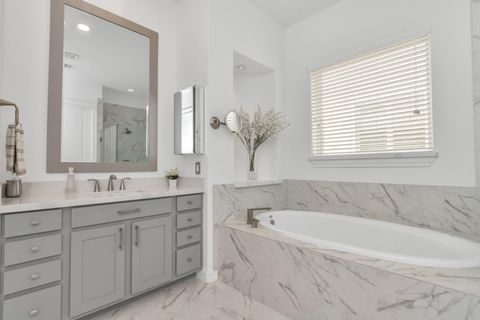 Tiny photo for 1716 Upland Lakes, Houston, TX 77043 (MLS # 72876465)