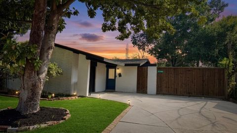 Photo of 11103 Greenwillow Street, Houston, TX 77035 (MLS # 17464198)
