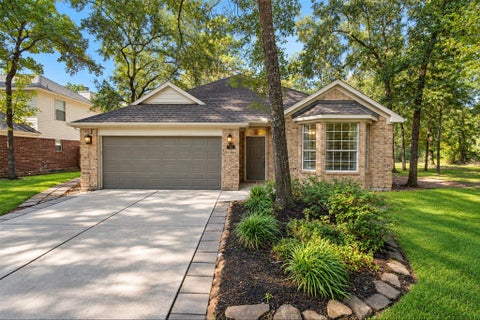 Photo of 19 Cirrus Court, The Woodlands, TX 77380 (MLS # 61227943)