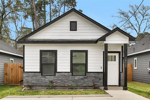 Photo of 16426 Eastchase, Montgomery, TX 77316 (MLS # 51470985)