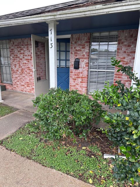 Photo of 713 S 2nd Street #713, Houston, TX 77571 (MLS # 90247880)