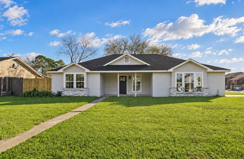 Photo of 1740 6th Street, Hempstead, TX 77445 (MLS # 84638264)