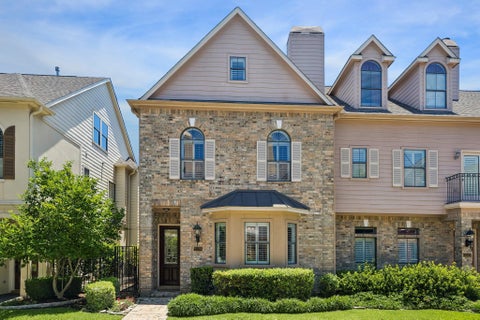 Townhouse For Sale - 3339 Green Tree Park<br/> Harris County, Houston, TX 77007