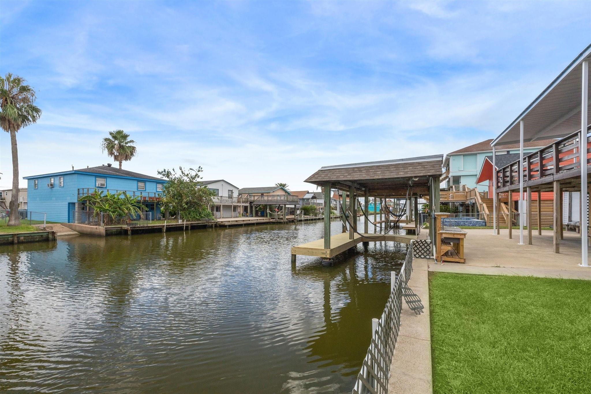 33 Lakeside Drive