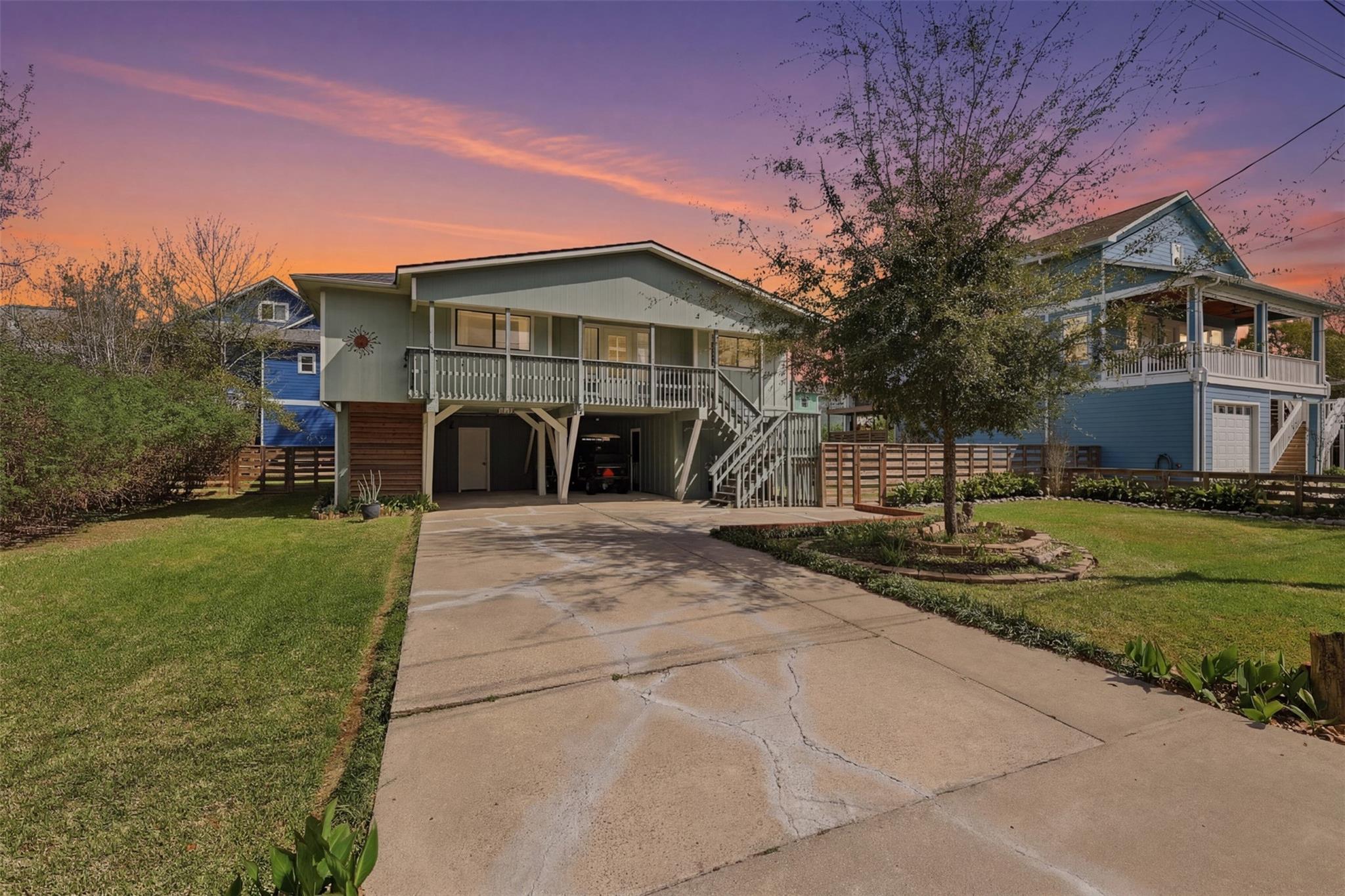 221 Oak Road